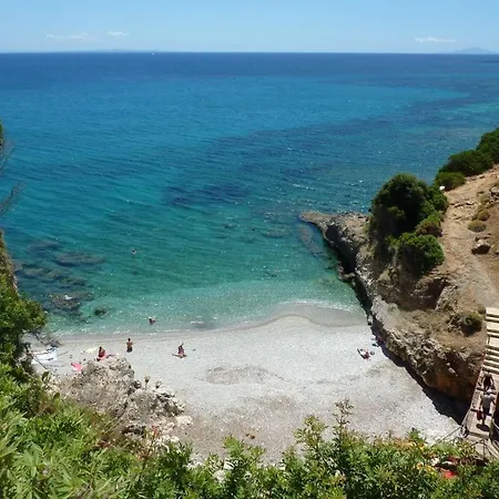 Skala Sleeps 6 T228146 *