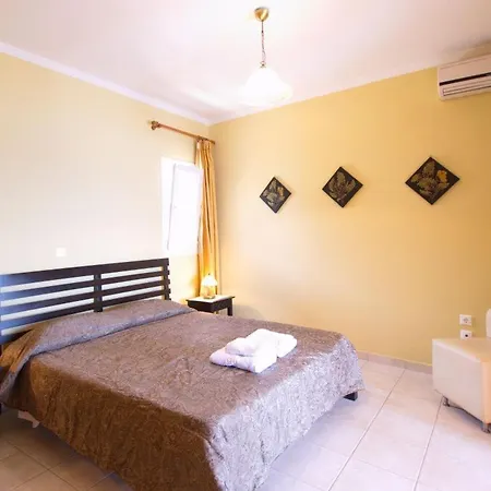 Skala Sleeps 6 T228146 *